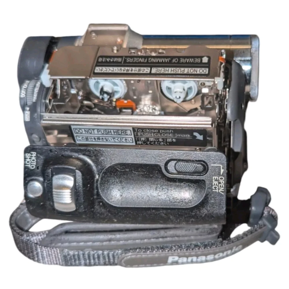 Panasonic PV-GS50D Mini Camcorder 1 Chargers, 2 Batteries, & Camera Bag …